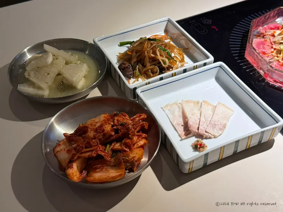 Kimchi side dish plate at Wongiok Gwanghwamun