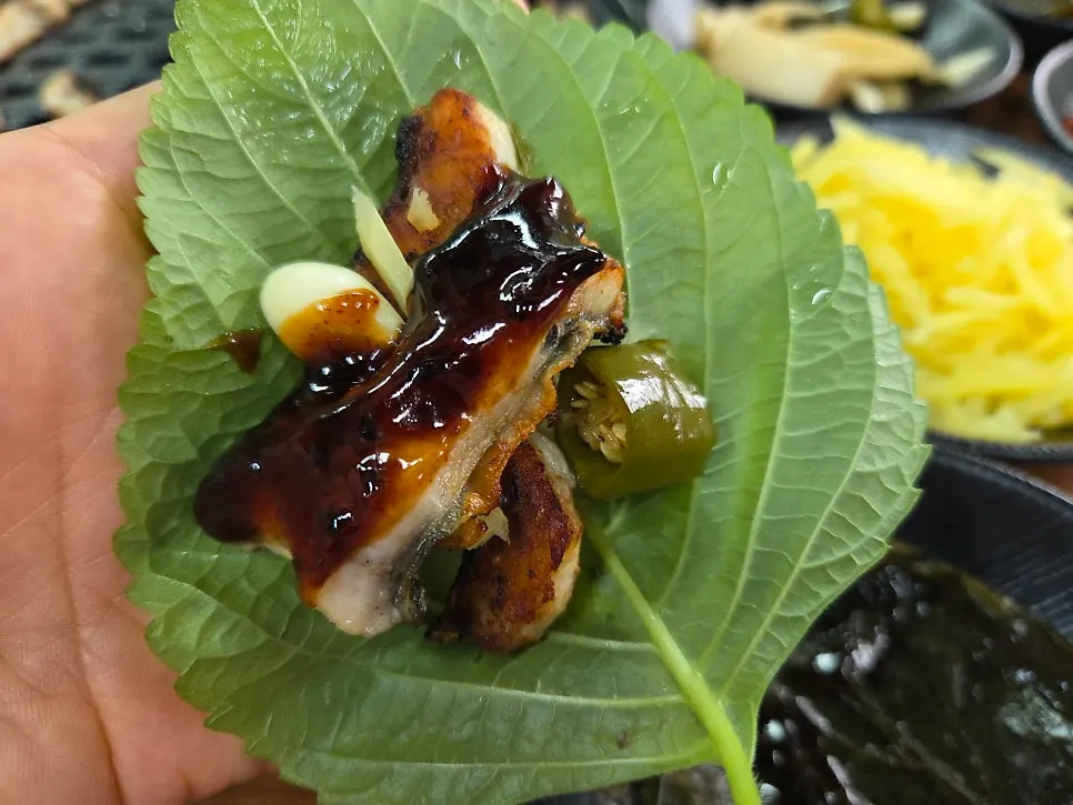 Eel wrap enjoyed with sauce