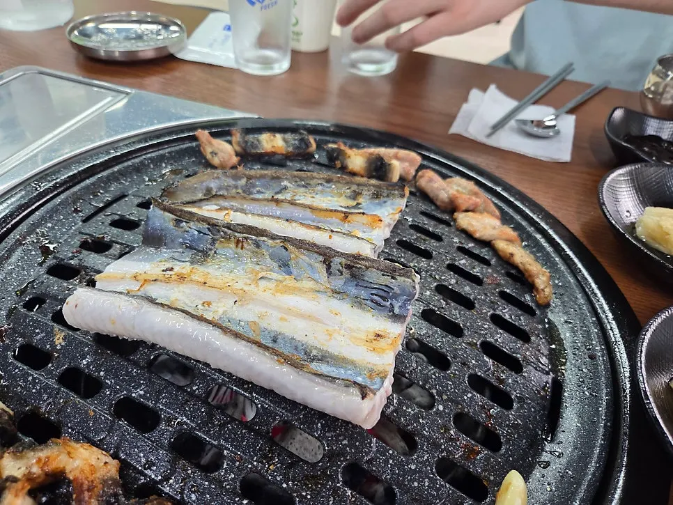 A generous serving of grilled freshwater eel