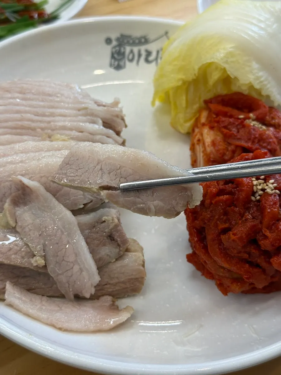 Close-up of kalguksu noodles and clams