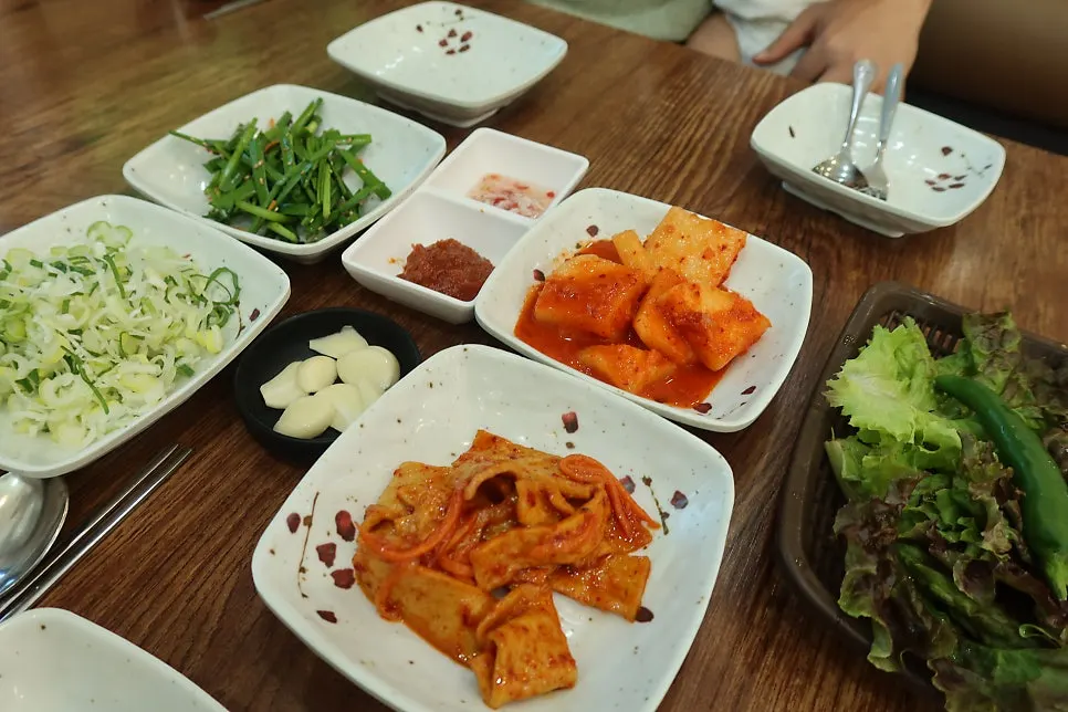 주문한 음식이 차려진 상차림