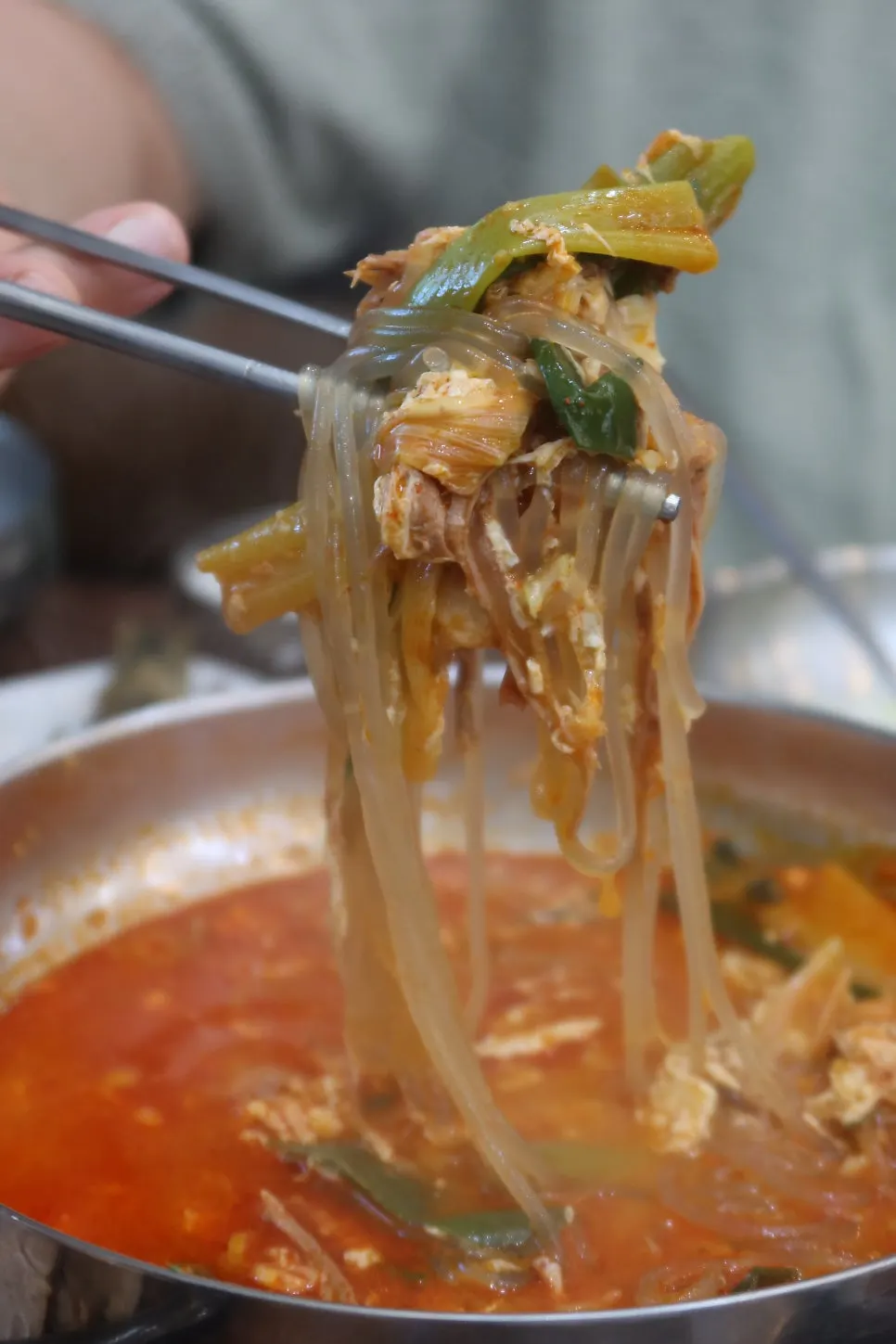 건더기 가득한 옛날 전통 육개장