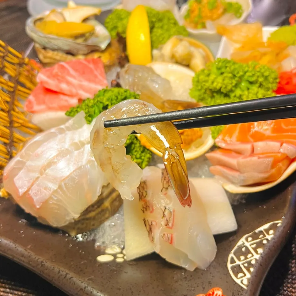 오동통한 생새우 회