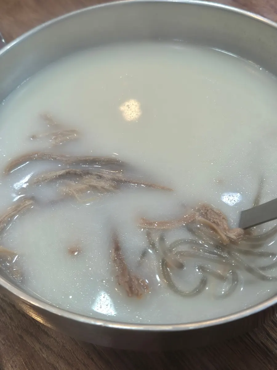 건더기 가득한 전통육개장 기본맛