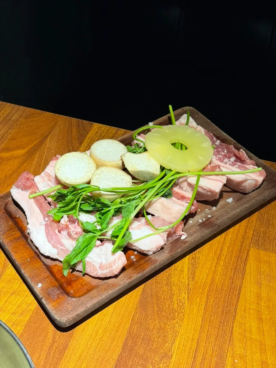 360 cross-aged samgyeopsal on the grill