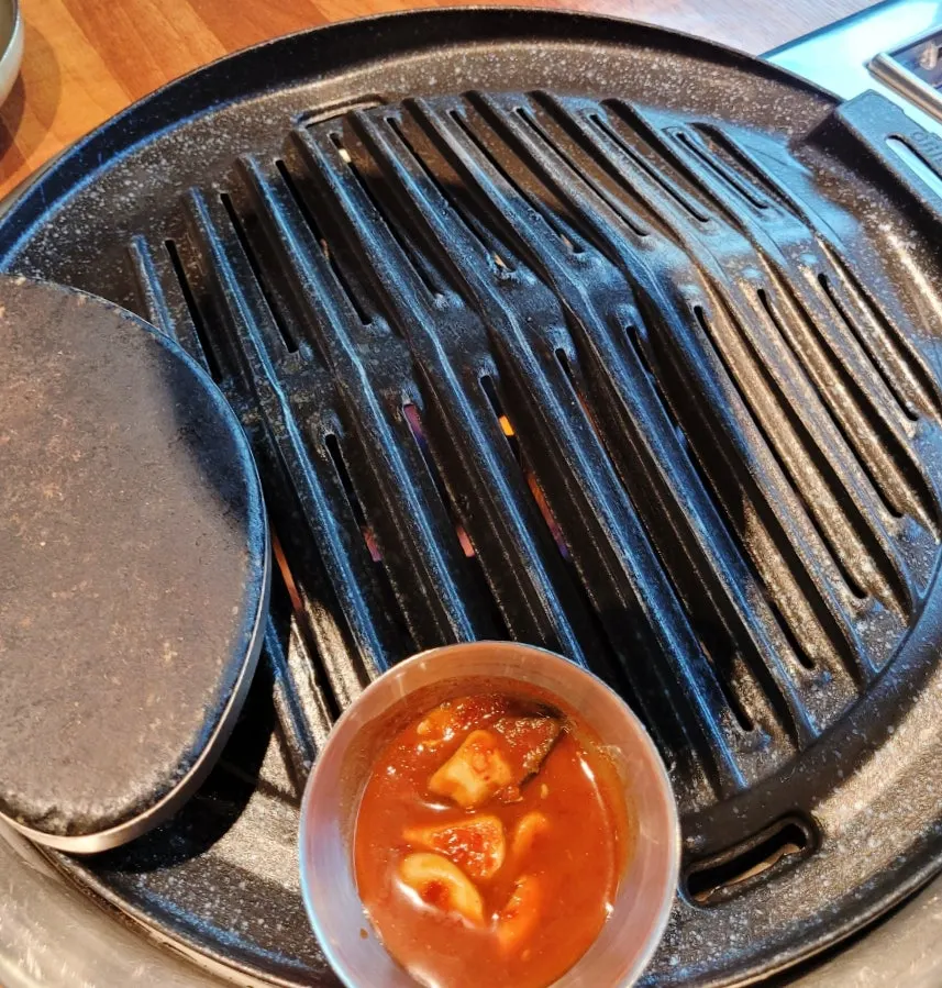 예약 후 미리 세팅된 테이블 밑반찬