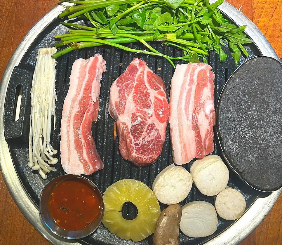 양념게장과 된장찌개 기본 반찬