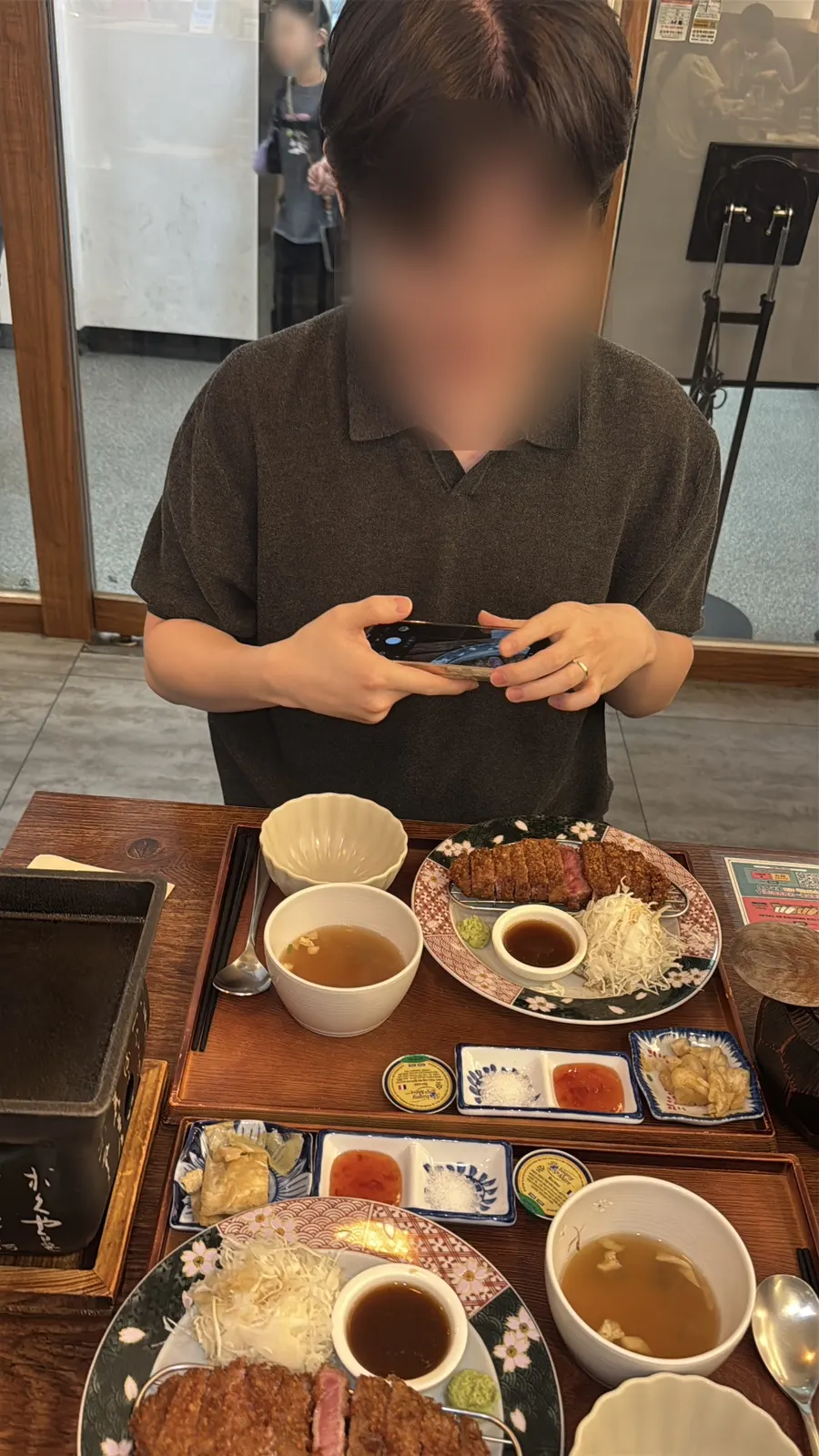 속이 핑크빛인 규카츠 채끝살 단면