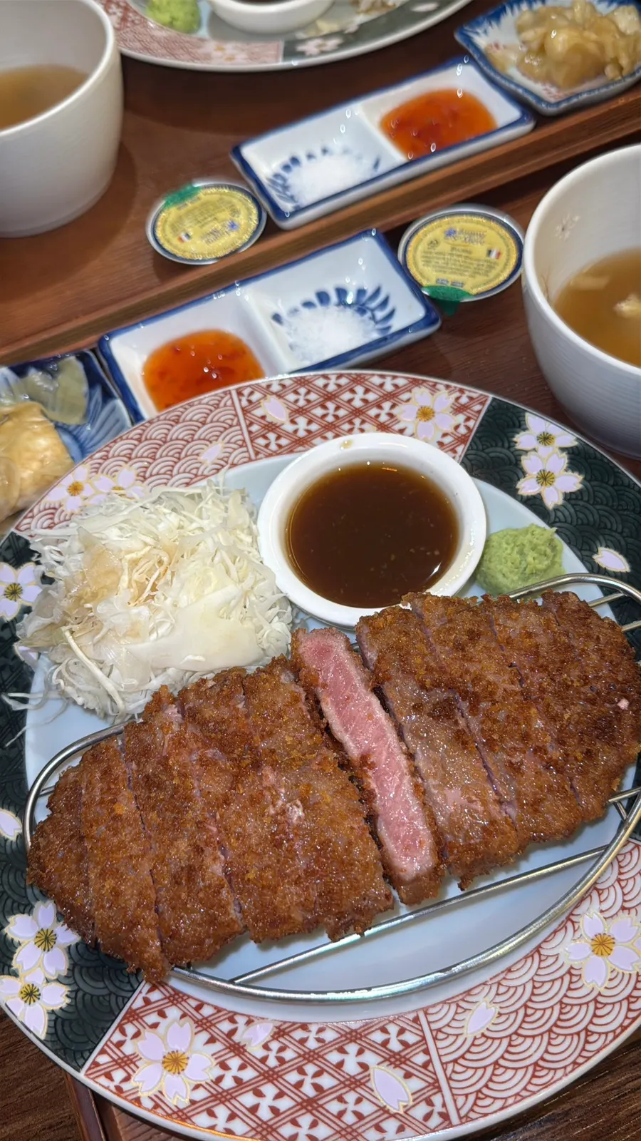 와사비를 올린 규카츠 채끝살 한 점