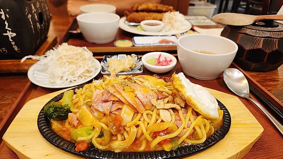 케첩소스에 버무린 야끼소바 나폴리탄 면