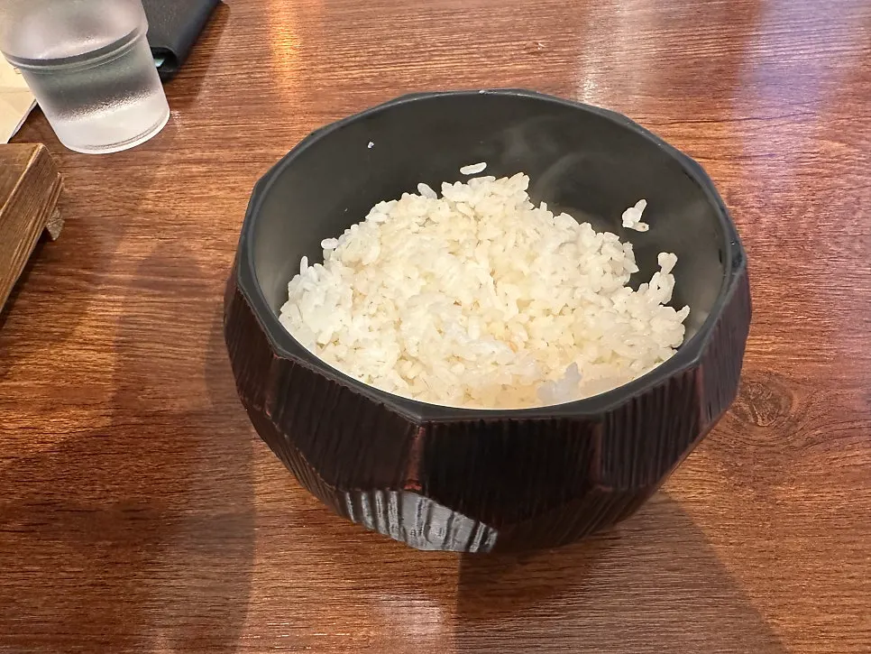 Table setting with the standard tabletop grill