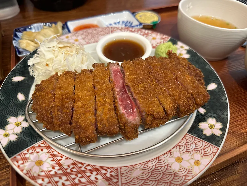 Quickly served gyukatsu spread at Ichigyu