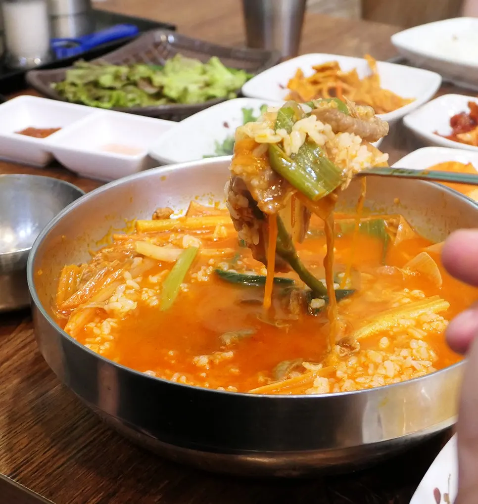 Glass noodles and toppings in the cha-dol yukgaejang