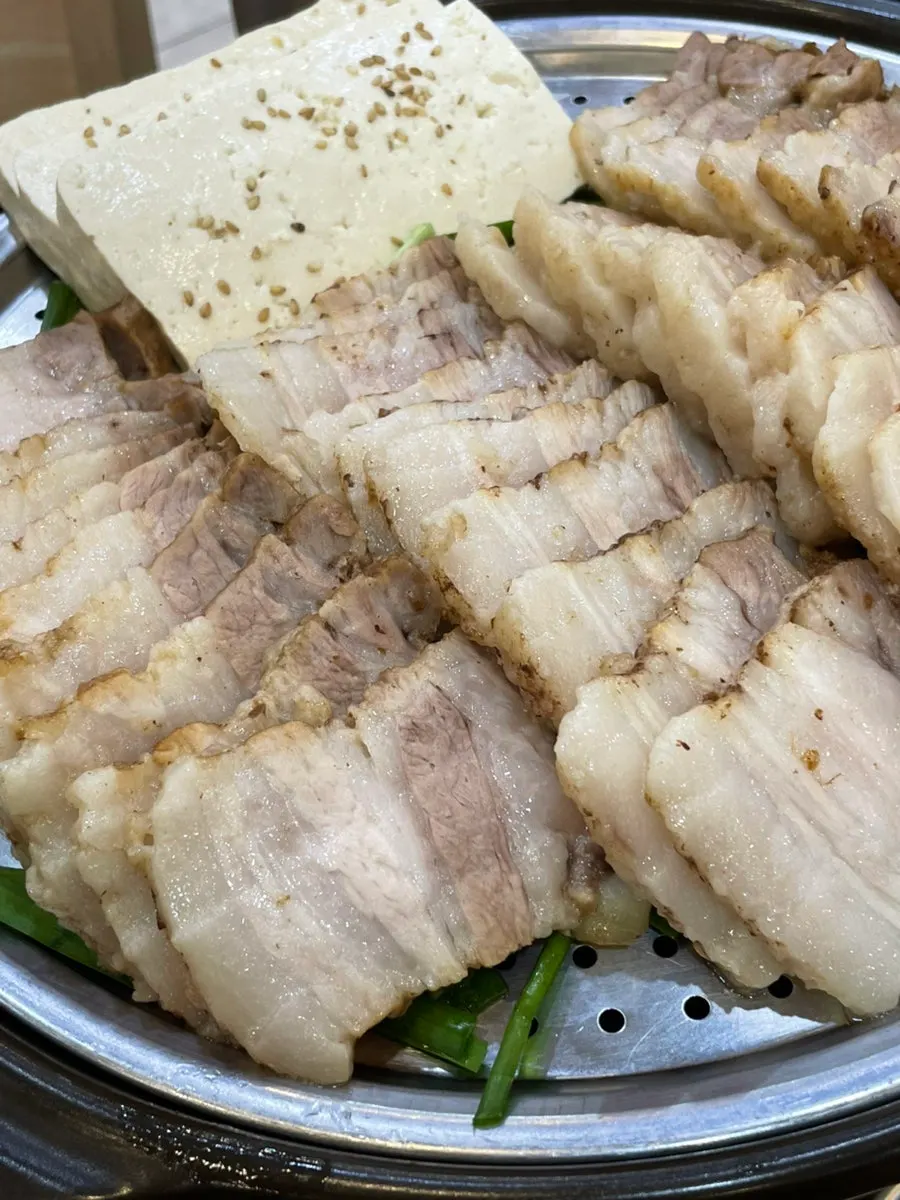 White rice with cha-dol yukgaejang