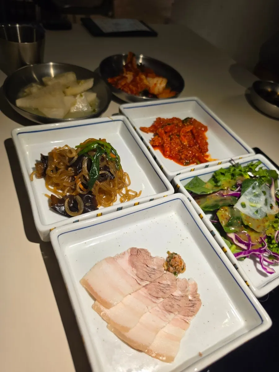 明太魚生拌與雜菜配菜