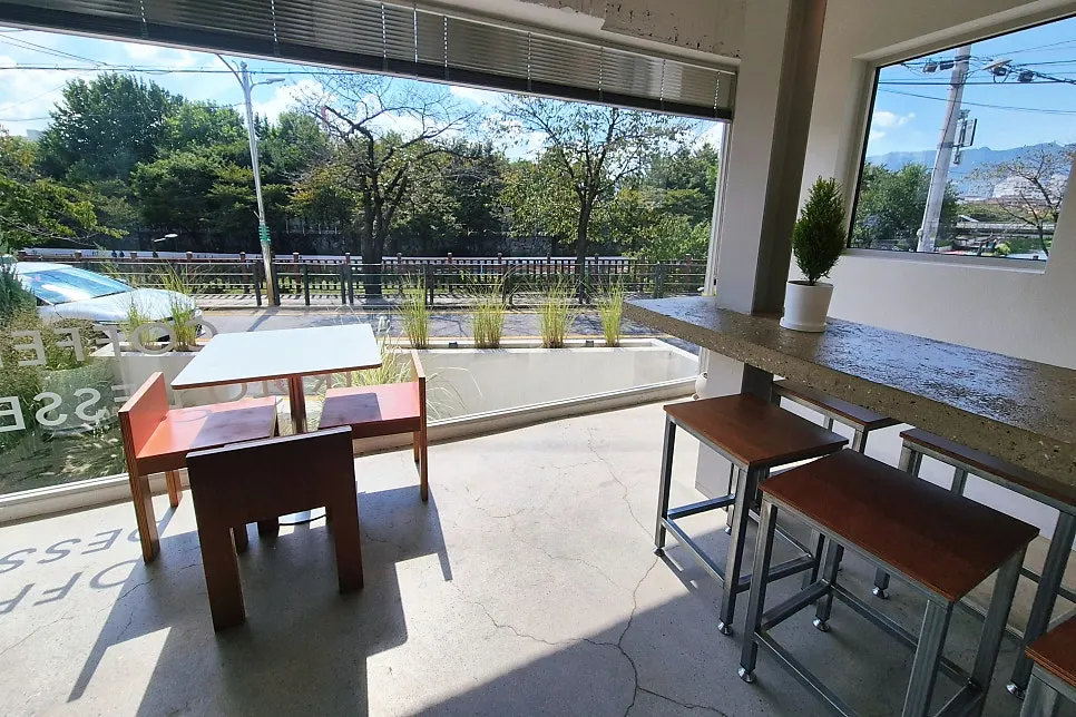 Window seat on the second floor overlooking Uicheon Stream