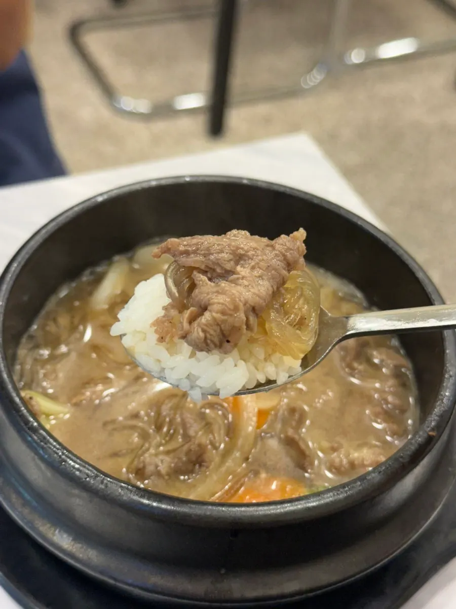 야채와 당면이 푸짐한 뚝배기불고기