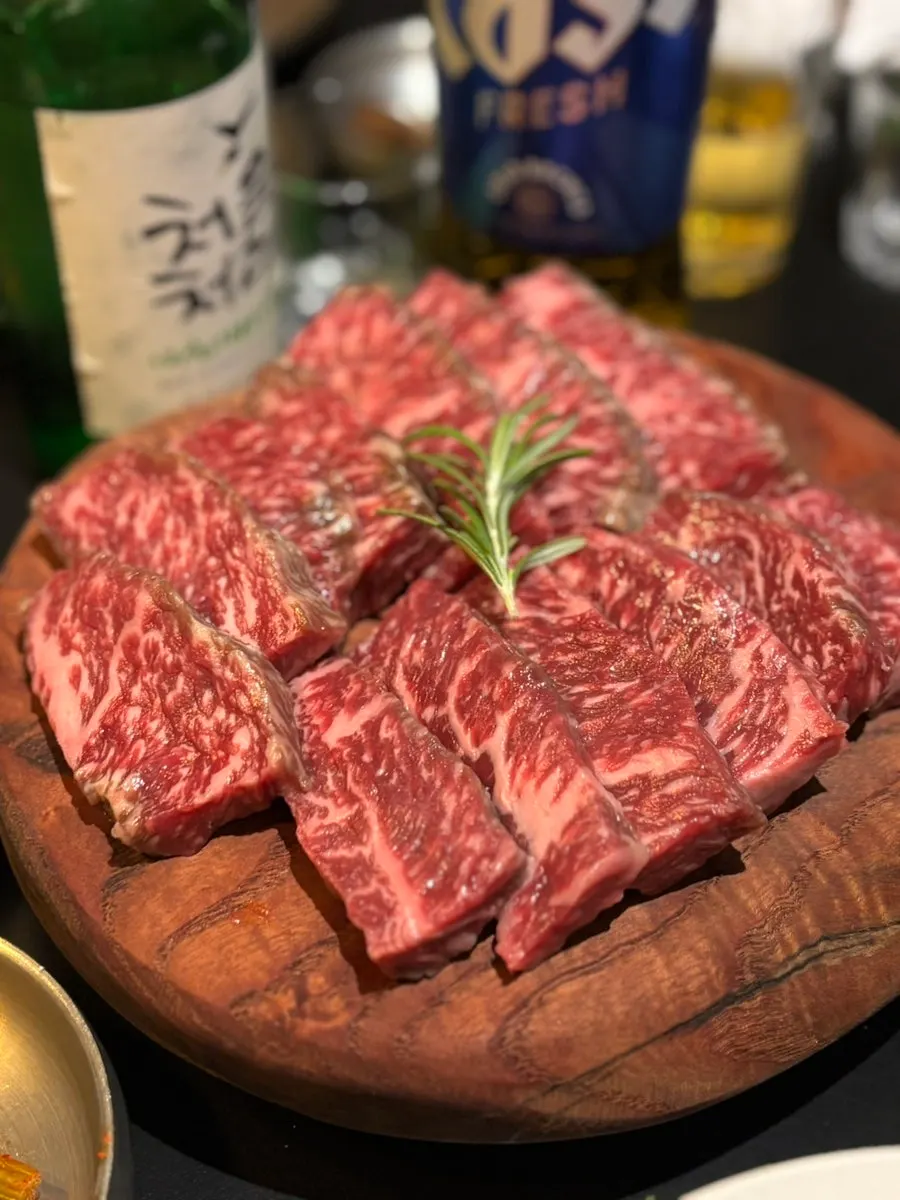 Extra order of sirloin, two servings
