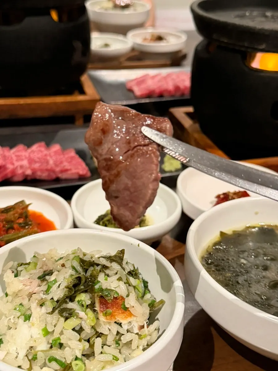 개인 화로에 올린 1++ 한우 맡김 차림