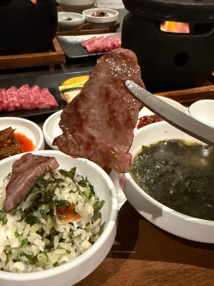 마블링이 선명한 1++ 한우 구이용 고기