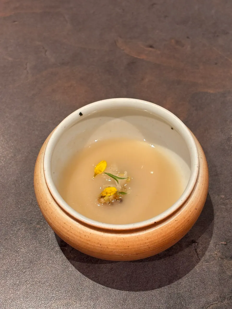 Ugyejinjuk, the first dish of the course