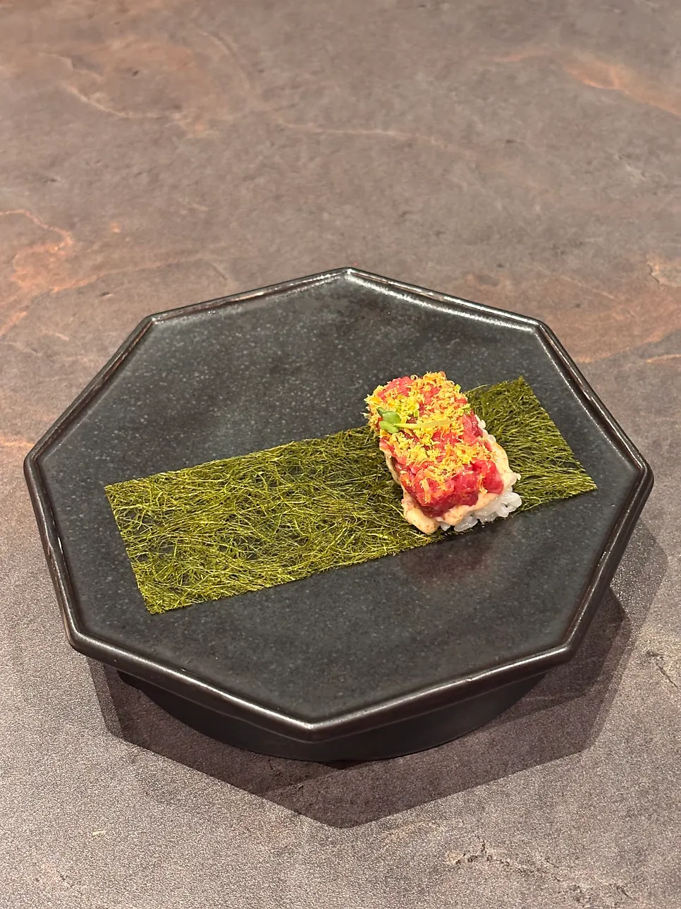 Yukhoe gamtae with aioli sauce and fried nurungji