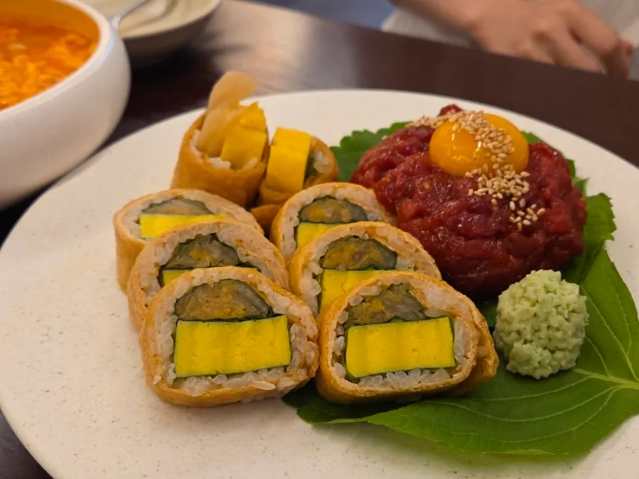 Yubu-mari plated together with the basic banchan
