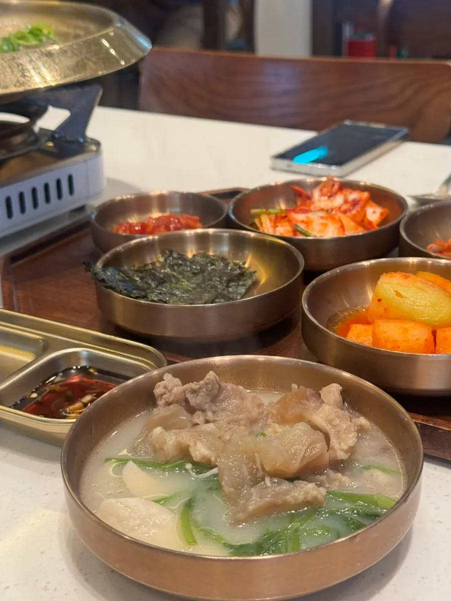 판교역 낮술 요리주점, 도가니스지전골에 수제비 사리와 육회비빔밥 우슴 판교점