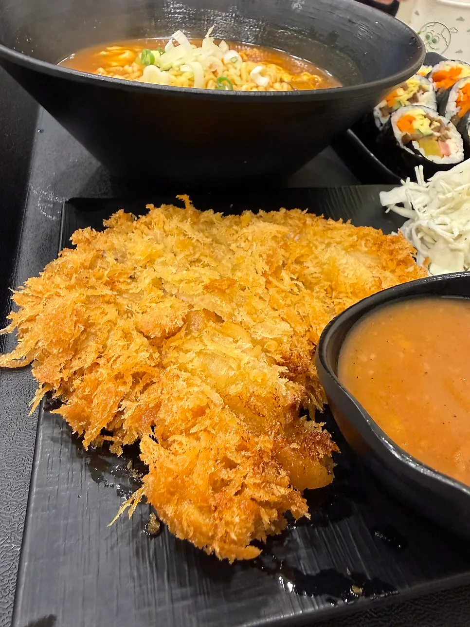 라면정식에 곁들인 김밥