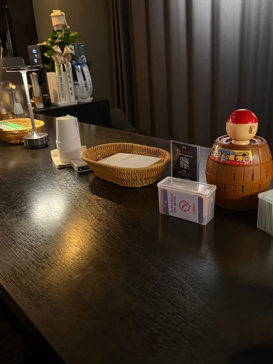 Modern interior design at Uu, the Konkuk solo-drinking bar