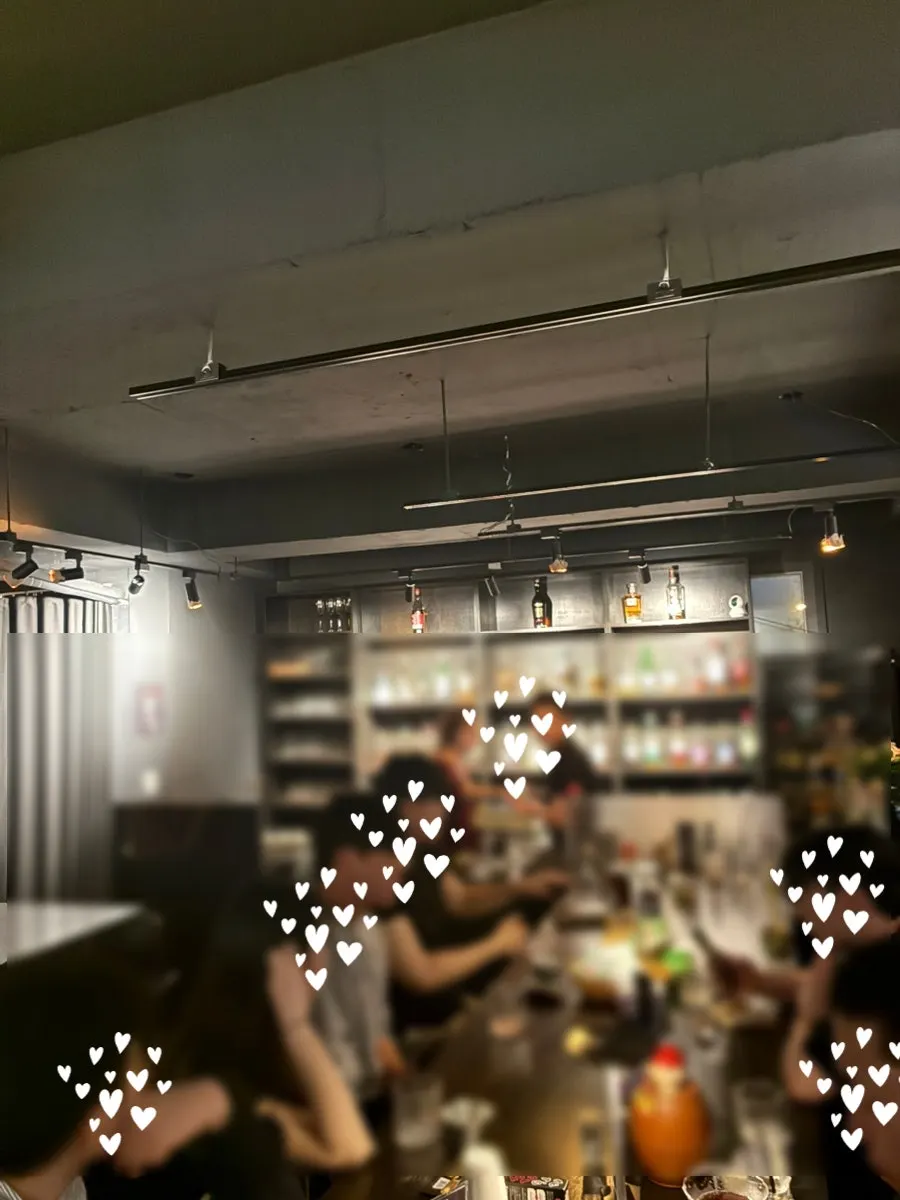 우우 바 카운터와 조명