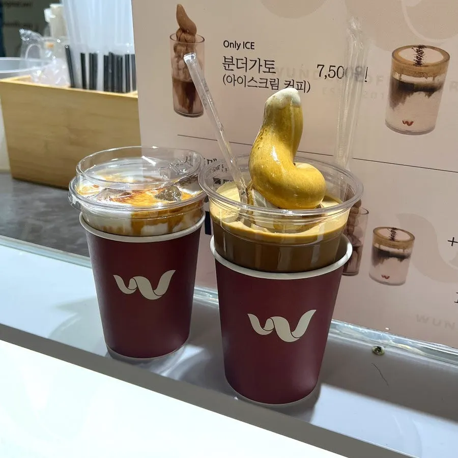 Wunder Gato and Wunder Coffee together on the table