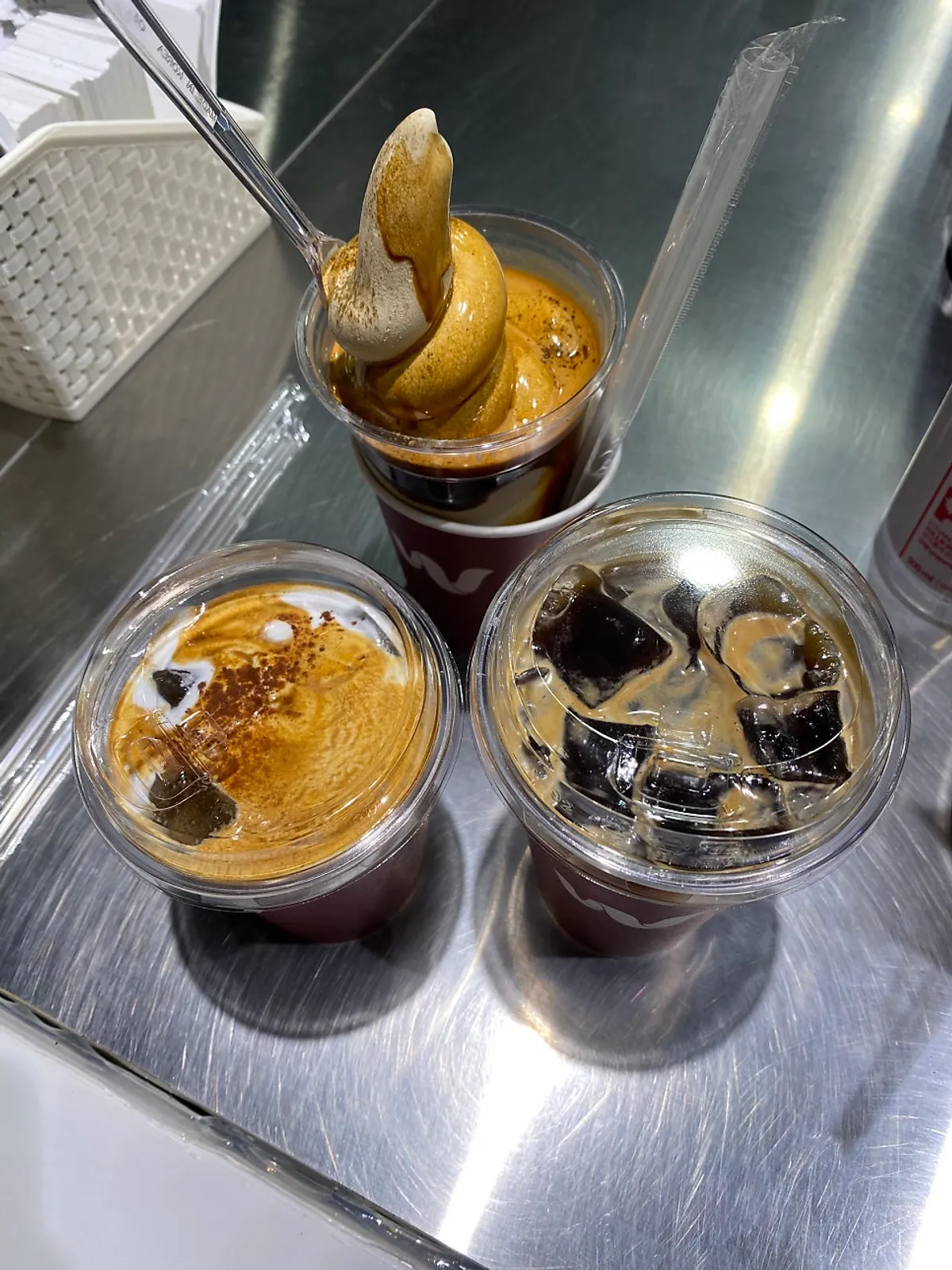 An iced americano with no acidity