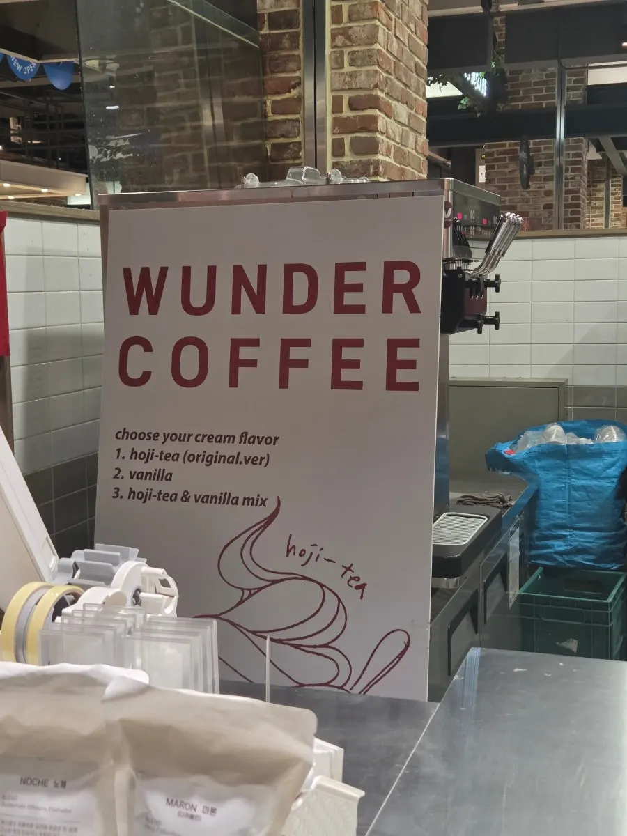 Menu signage near the counter at Wunder Coffee Bar Songdo branch