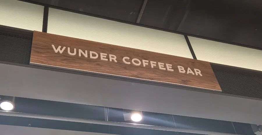 Storefront of Wunder Coffee Bar in the basement of Hyundai Premium Outlet Songdo