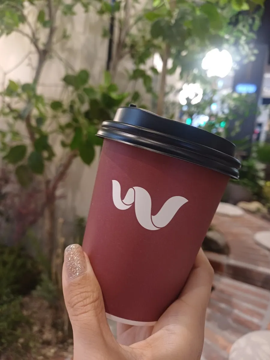 쇼핑 후 즐긴 분더커피바 커피 한 잔