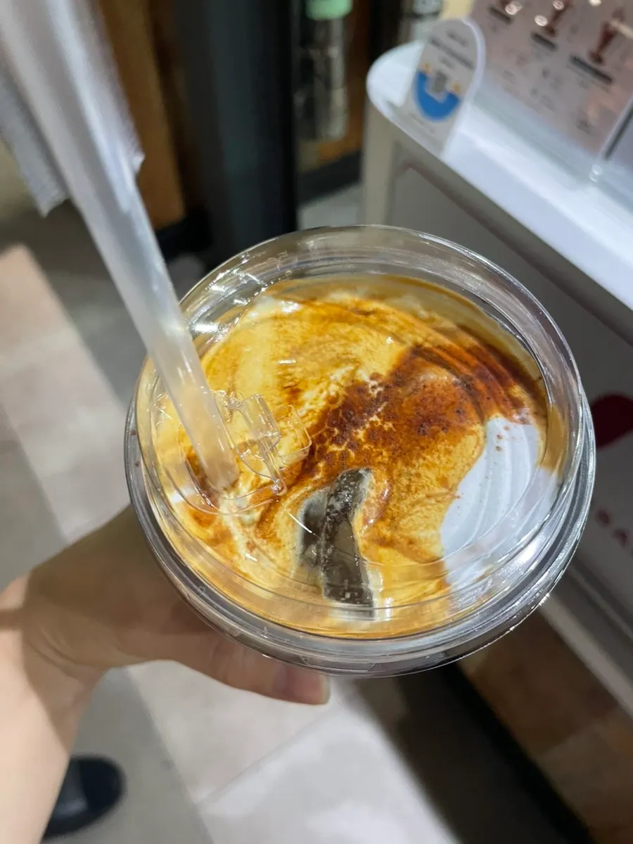 과육이 보이는 감귤자몽 에이드