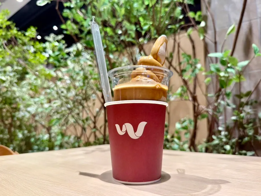 Exterior of Wunder Coffee Bar Songdo and the surrounding passage