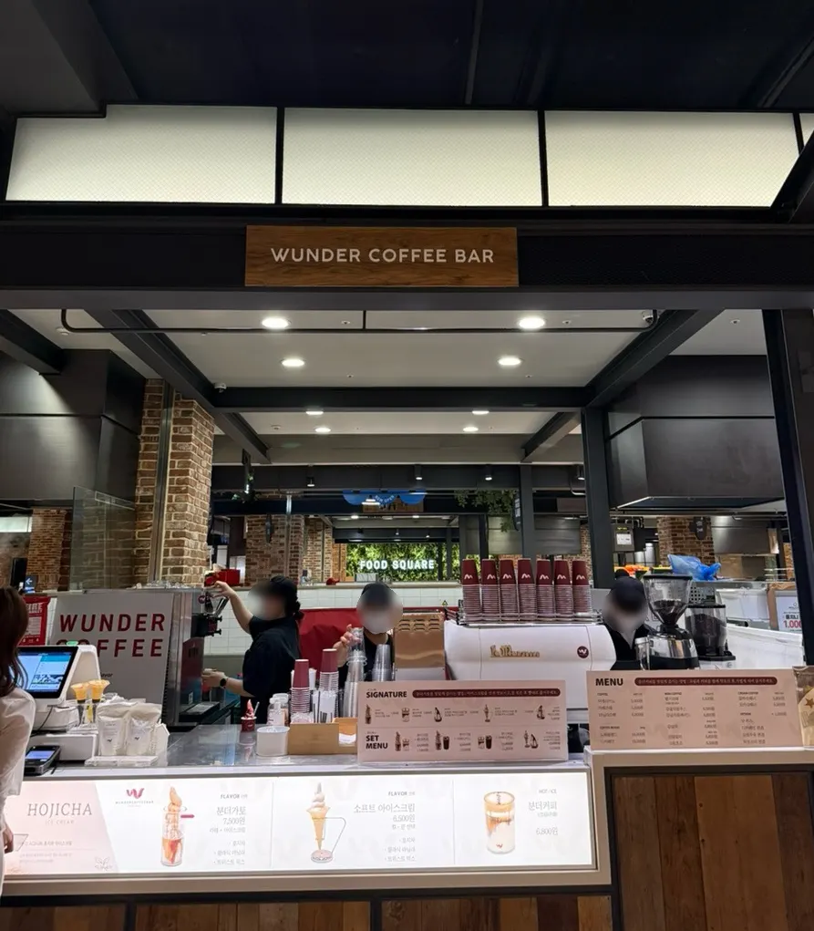 Front view of the Wunder Coffee Bar order counter and prep space