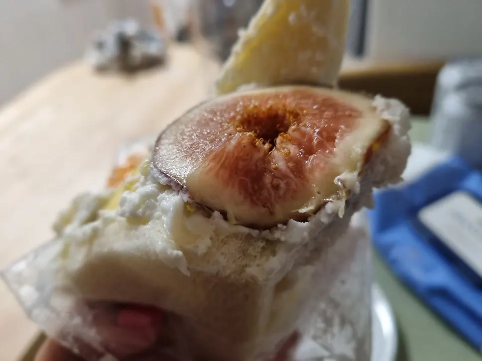 제철 과일 크림 산도