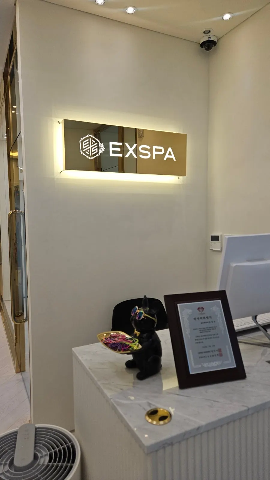 Entrance to the 4th floor building near Mangpo Station where Xpa is located