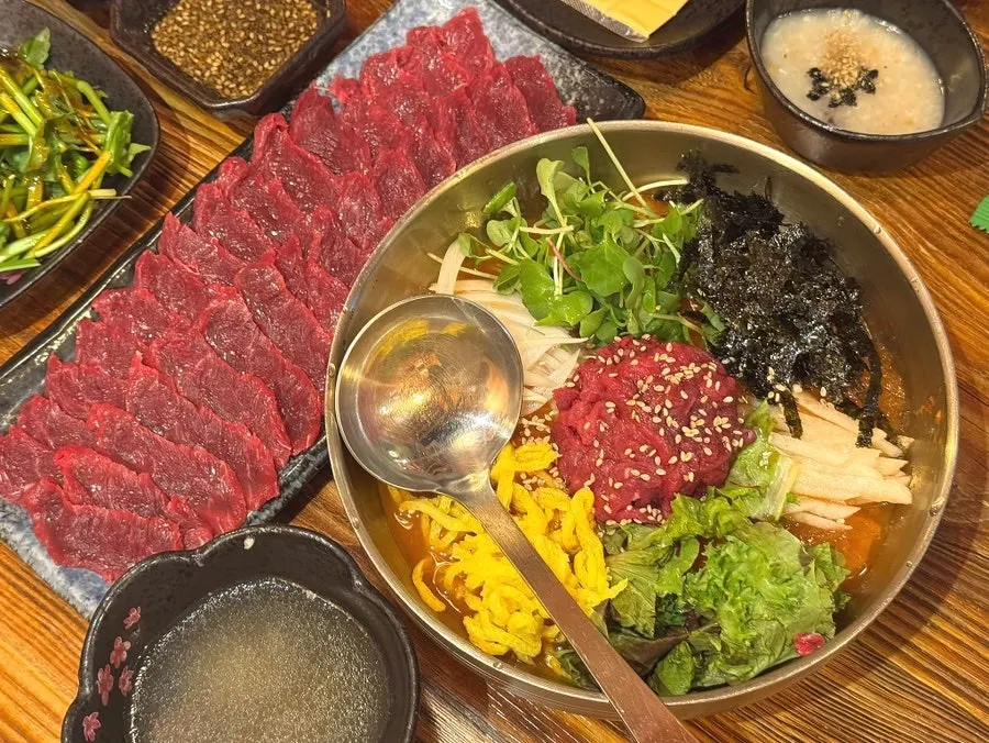 Signature dishes at Yukhoe Maltuout Paju Yadang Branch
