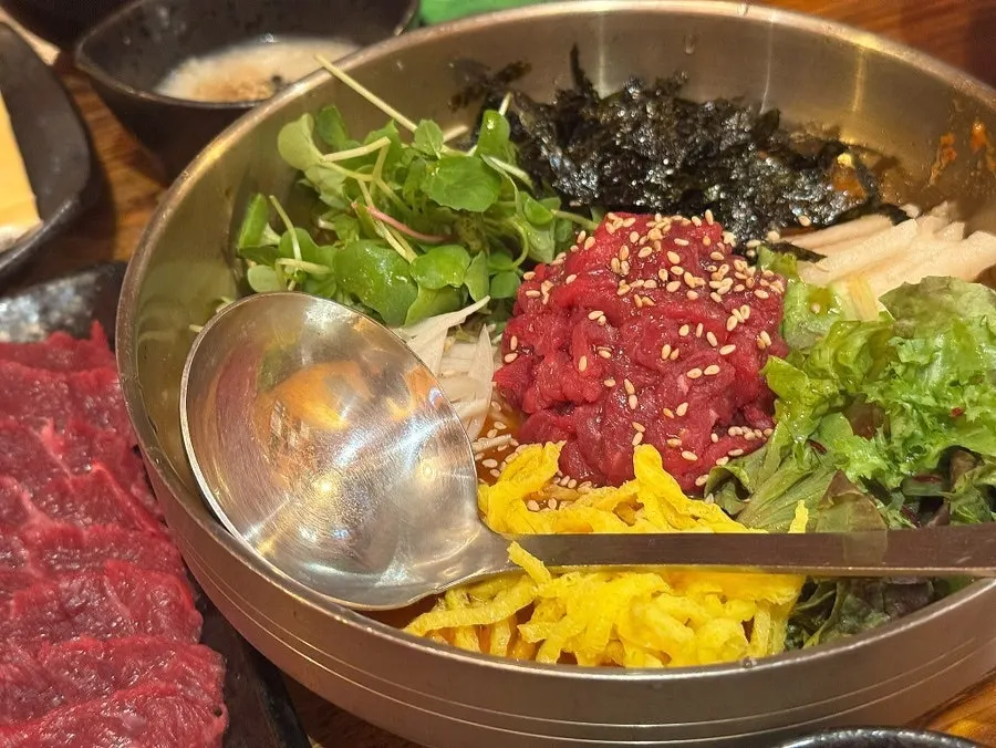 Beef vegetable porridge and side dishes