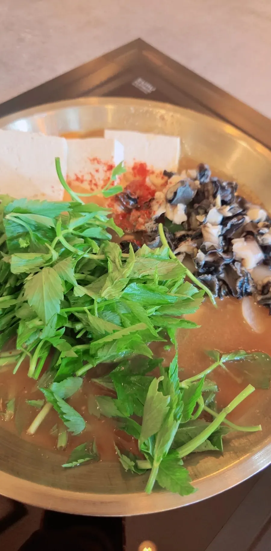 Hero food photo introducing ureong doenjang jjigae