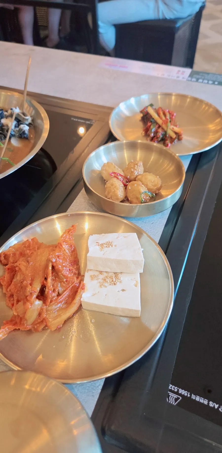 Ureong doenjang hot pot meal setting