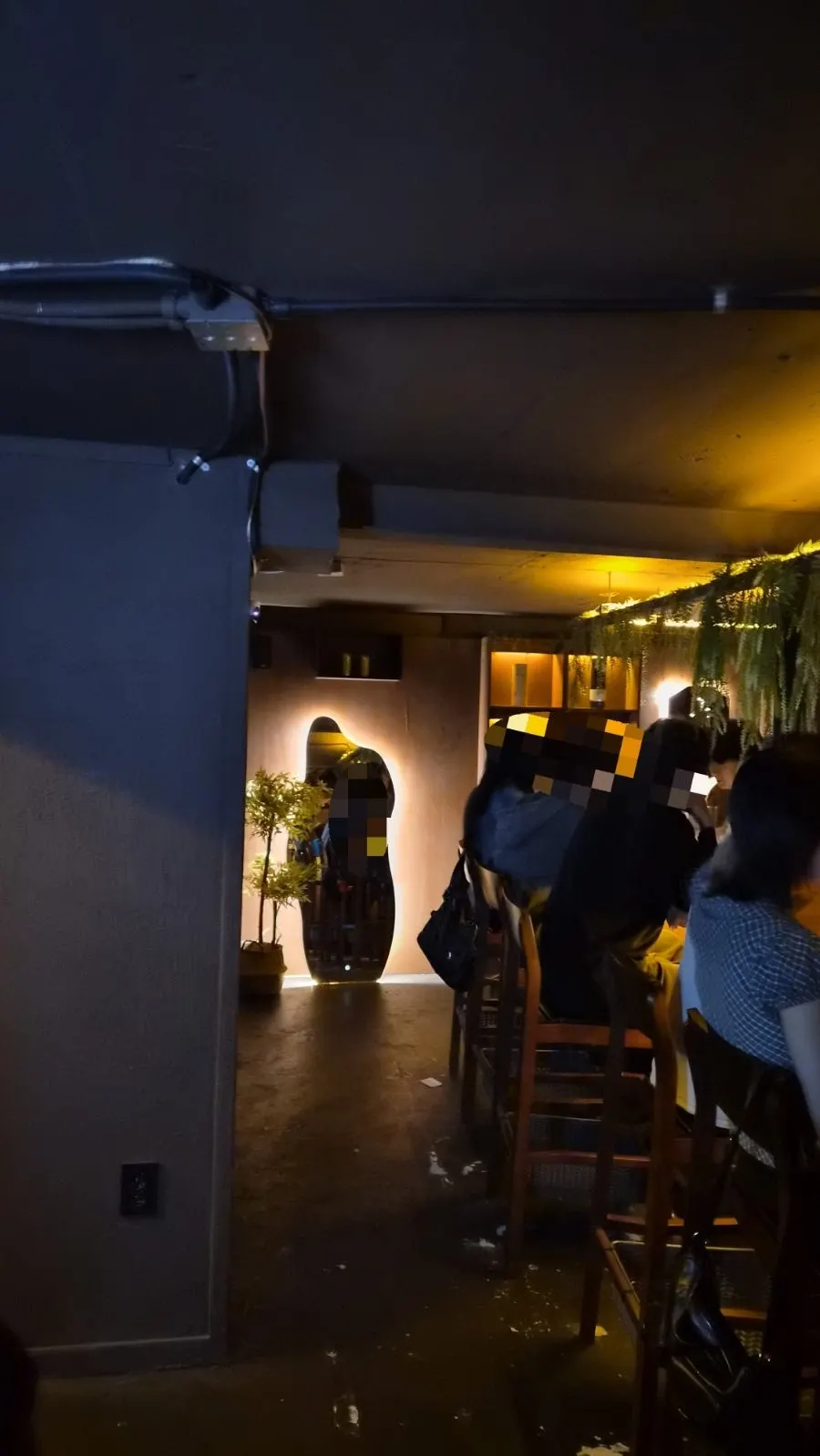 Interior seating atmosphere at Yahwa Konkuk branch