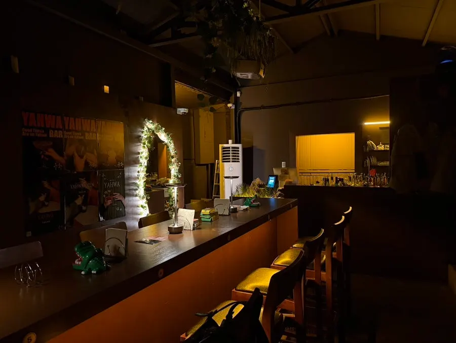Bar table and lighting at Yahwa Honsulbar Gwangju Dongmyeong branch