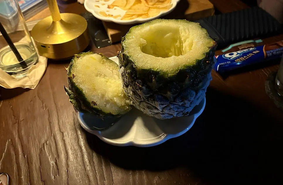 먹다가 찍은 파인애플 샤베트