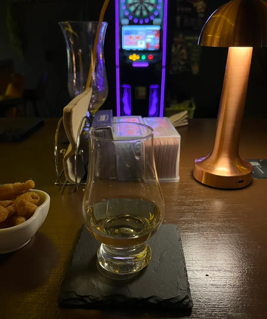 야화혼술바 논현점에서 마신 위스키 두 잔