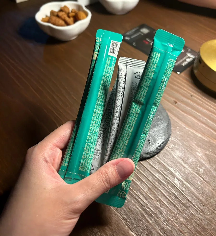Remedio para la resaca y miel que trajo el personal